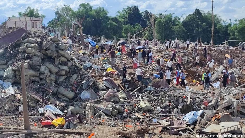 Explosão em prédio mata dezenas em Mianmar