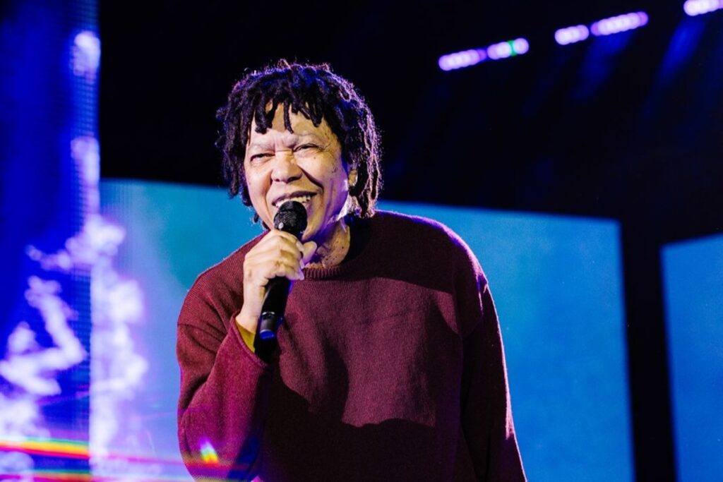 Djavan lota Allianz Parque em estreia de turnê dos 50 anos. Veja vídeo