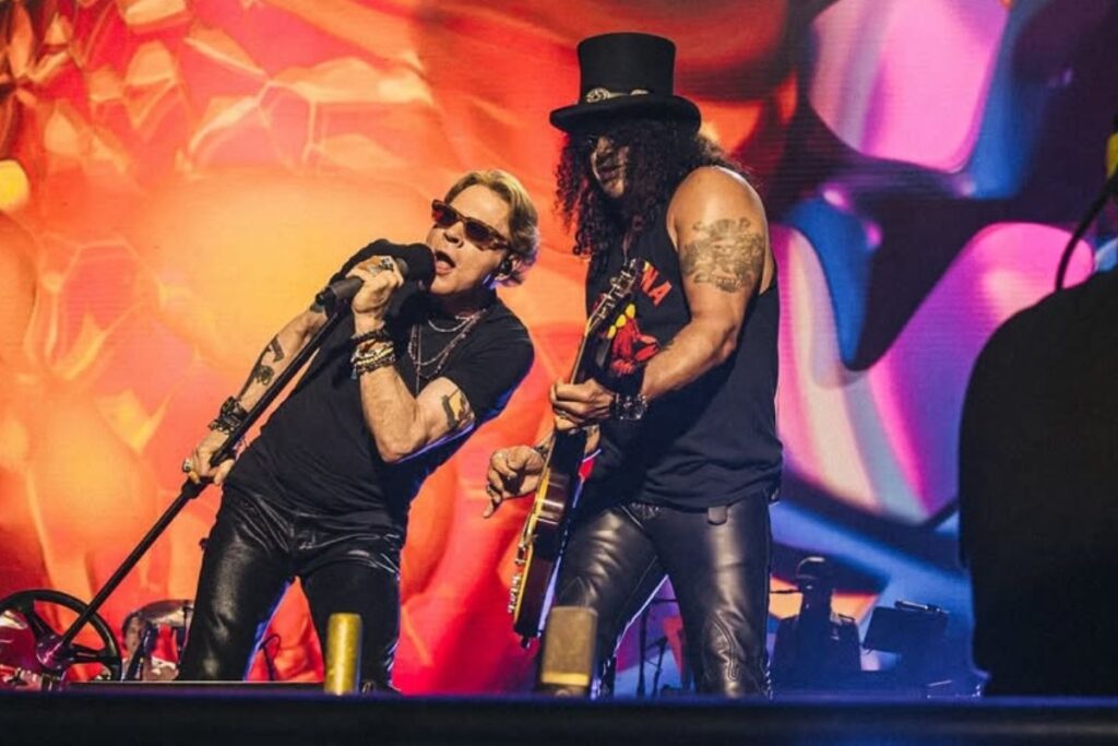 Axl Rose viraliza ao agradecer fãs em português durante show nos EUA. Veja o vídeo