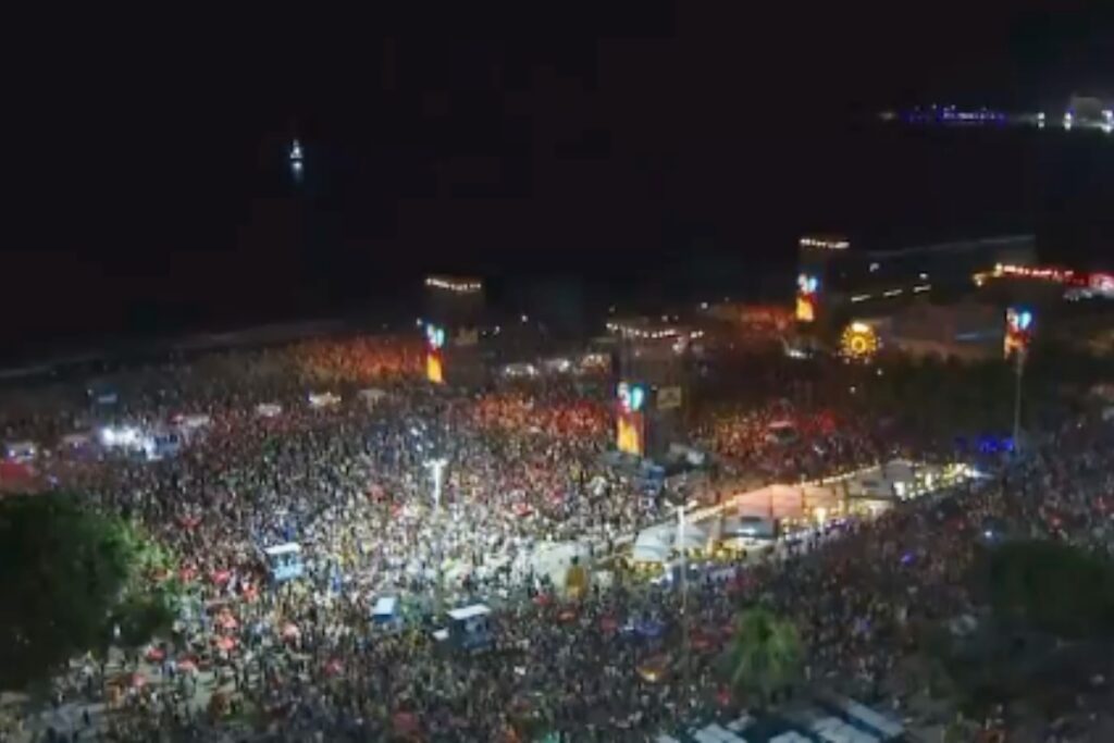 Shakira atrasa show no Rio em mais de 1 hora após "problemas pessoais"