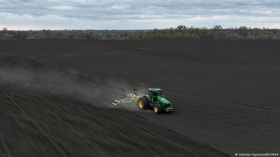 Recrutamento militar esvazia campos agrícolas na Ucrânia