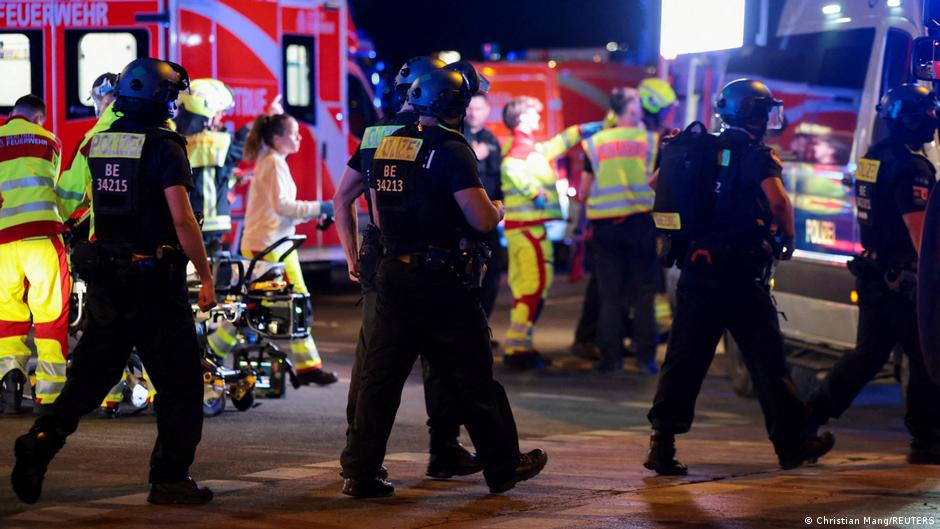 Polícia mata suspeito de atentado em Parada LGBTQ+ de Berlim