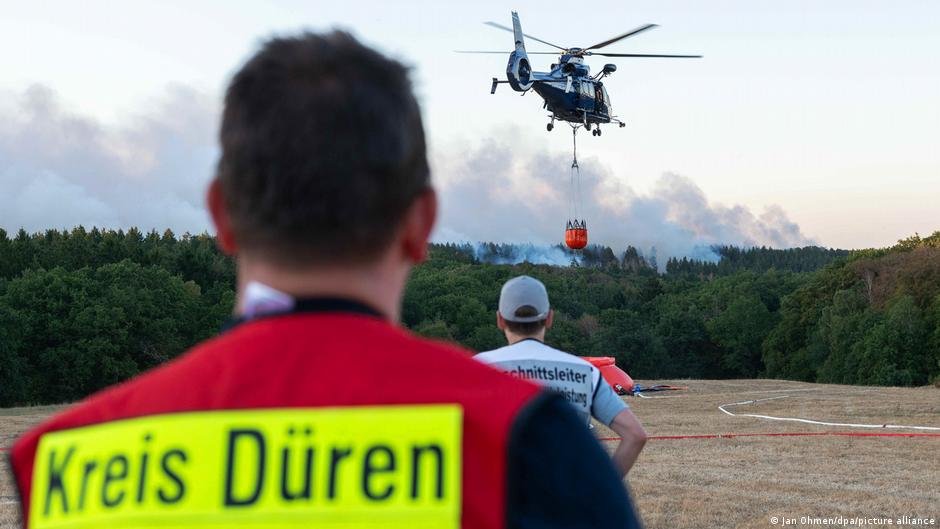 Incêndio florestal provoca evacuação de centenas de alemães