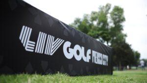 Fim do Financiamento: Liga de Golfe LIV Golf em Risco