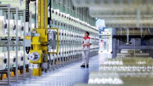 China: Atividade Industrial Cresce Mais do que o Esperado em Junho